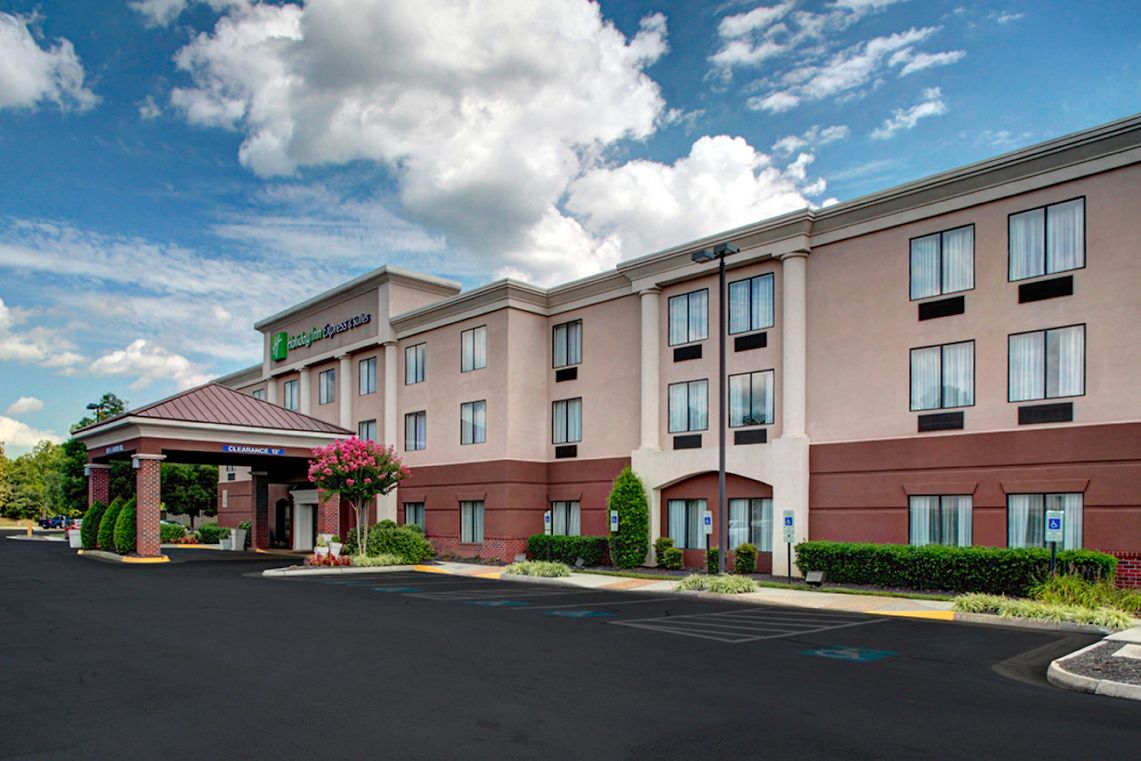 Holiday Inn Express Hotel & Suites Richmond North Ashland Exterior photo